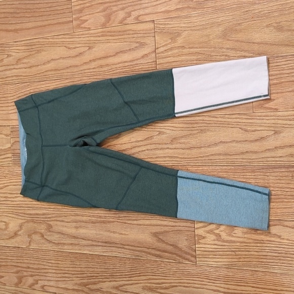 Green-blue-pink colorblock 7/8 length workout leggings, Outdoor Voices M - Picture 1 of 6
